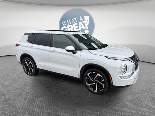 2023 Mitsubishi Outlander SE TECH PACKAGE