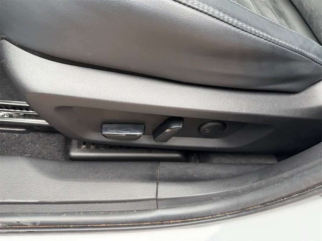 2023 Mitsubishi Outlander SE TECH PACKAGE