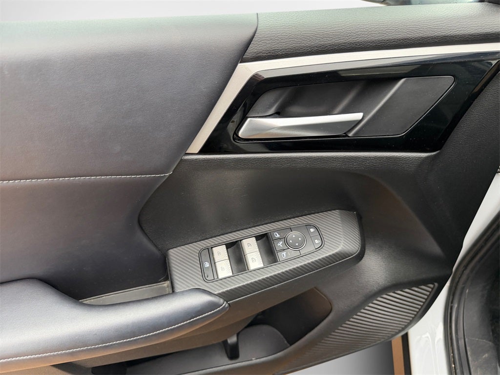 2023 Mitsubishi Outlander SE TECH PACKAGE