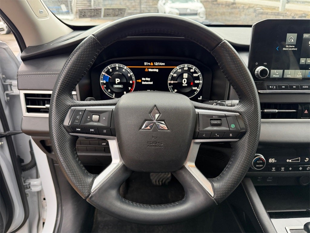 2023 Mitsubishi Outlander SE TECH PACKAGE
