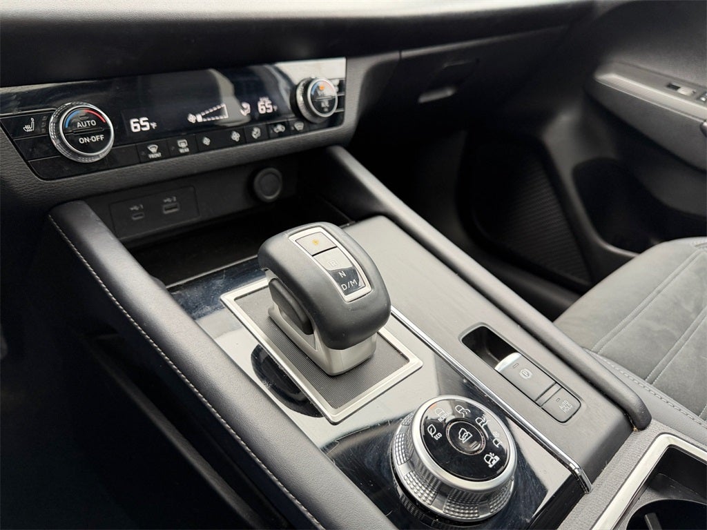 2023 Mitsubishi Outlander SE TECH PACKAGE