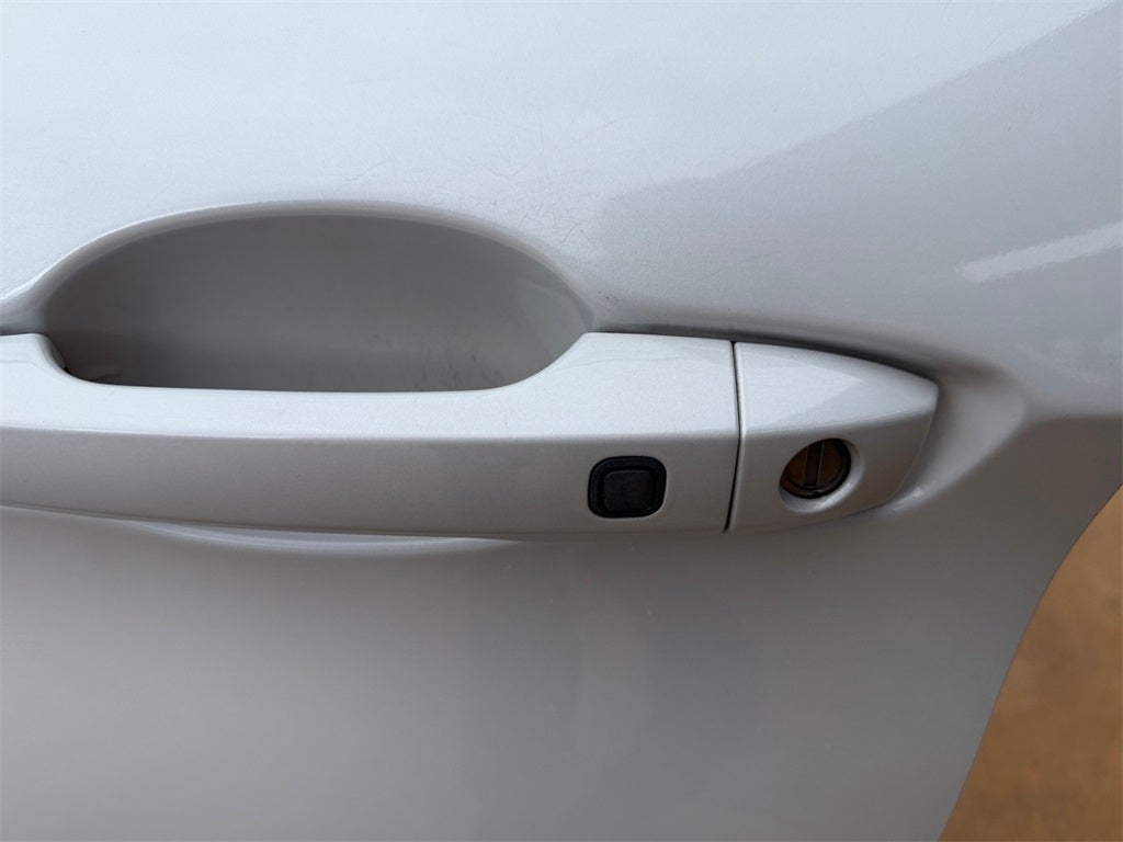 2023 Mitsubishi Outlander SE TECH PACKAGE