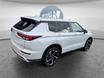 2023 Mitsubishi Outlander SE TECH PACKAGE