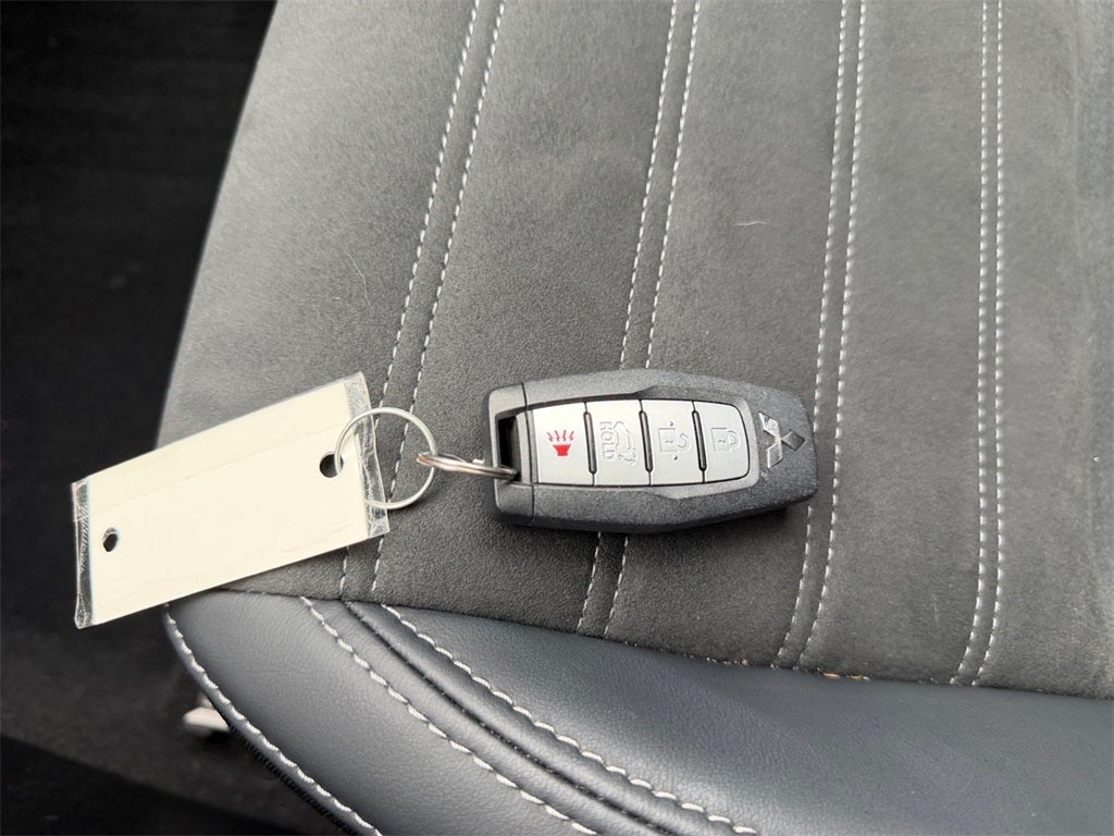 2023 Mitsubishi Outlander SE TECH PACKAGE