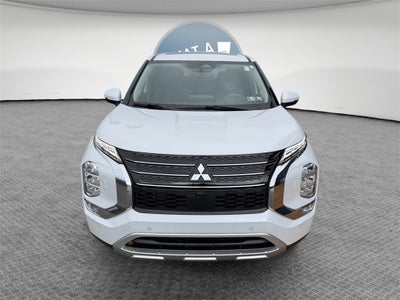 2023 Mitsubishi Outlander SE TECH PACKAGE