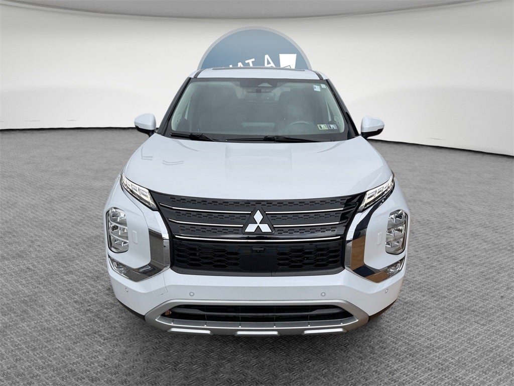 2023 Mitsubishi Outlander SE TECH PACKAGE