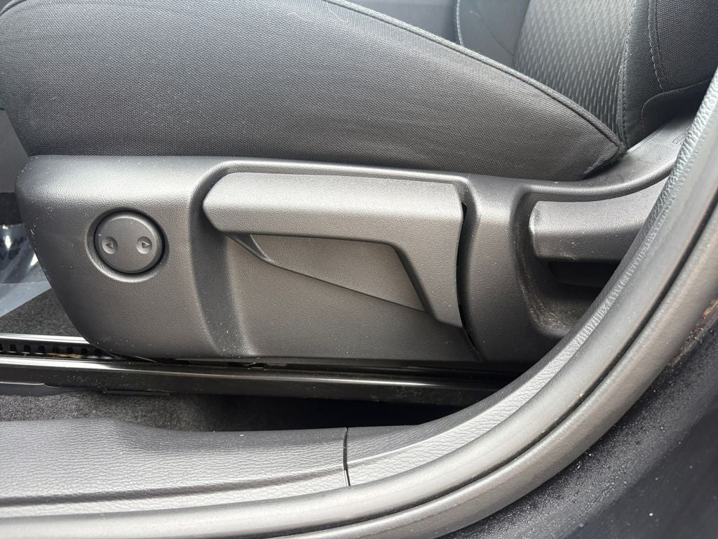 2025 Mitsubishi Outlander ES