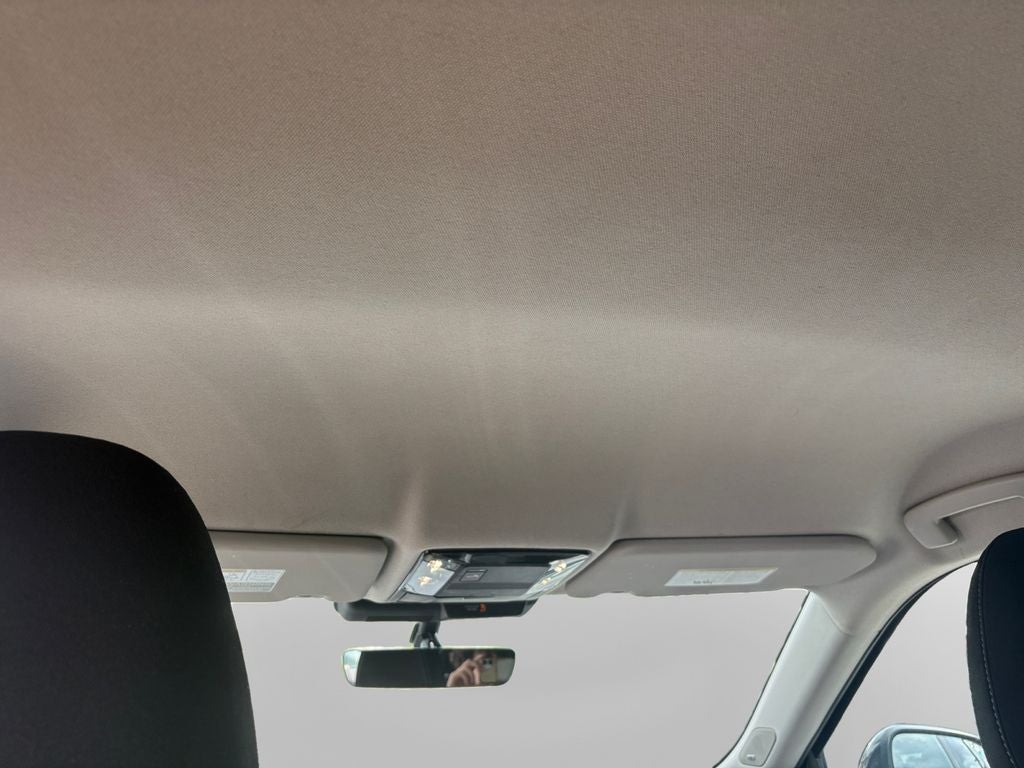 2025 Mitsubishi Outlander ES
