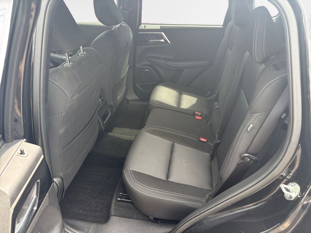 2025 Mitsubishi Outlander ES