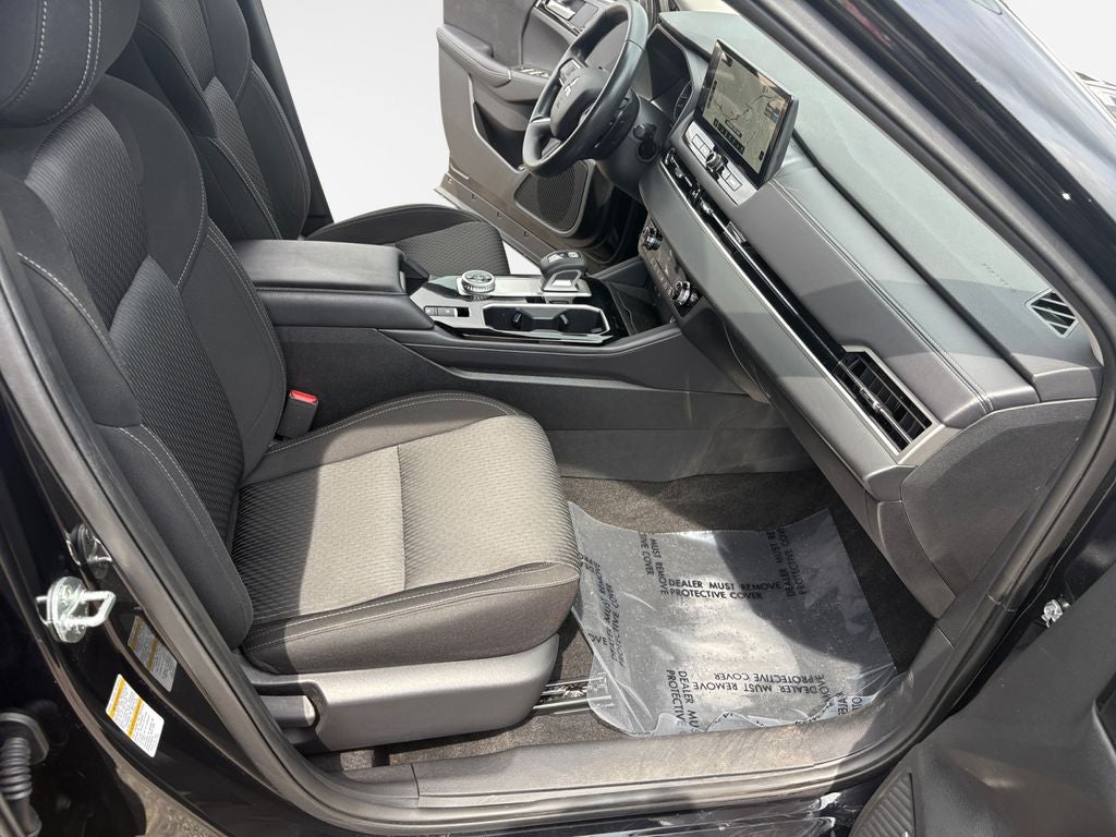 2025 Mitsubishi Outlander ES