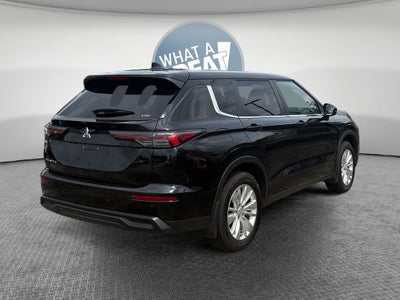 2025 Mitsubishi Outlander ES