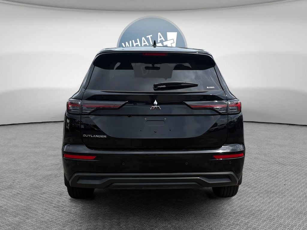 2025 Mitsubishi Outlander ES