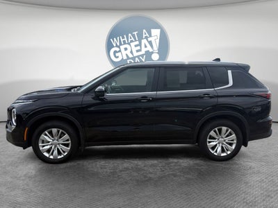 2025 Mitsubishi Outlander ES