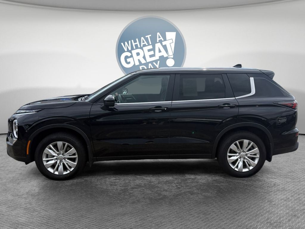 2025 Mitsubishi Outlander ES