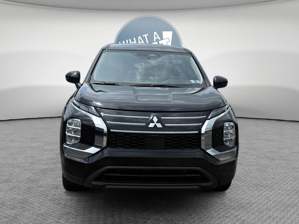 2025 Mitsubishi Outlander ES