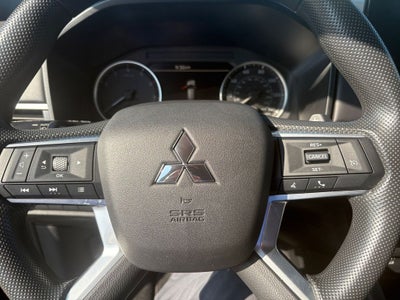 2026 Mitsubishi Outlander ES