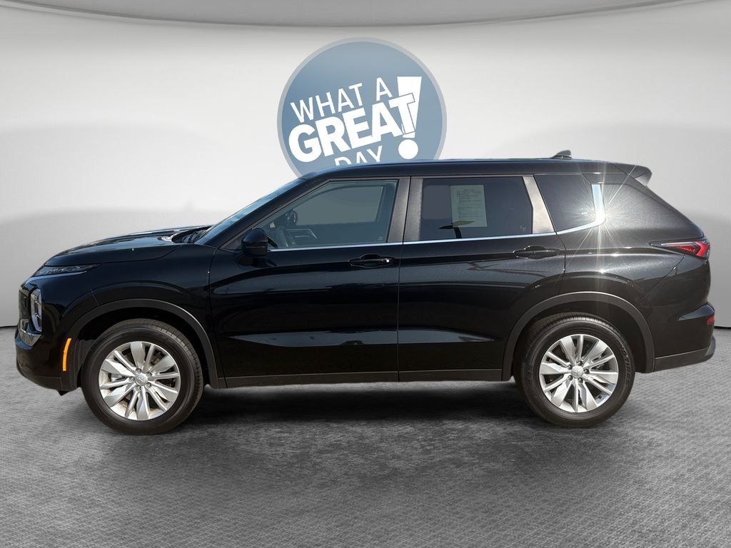 2026 Mitsubishi Outlander ES