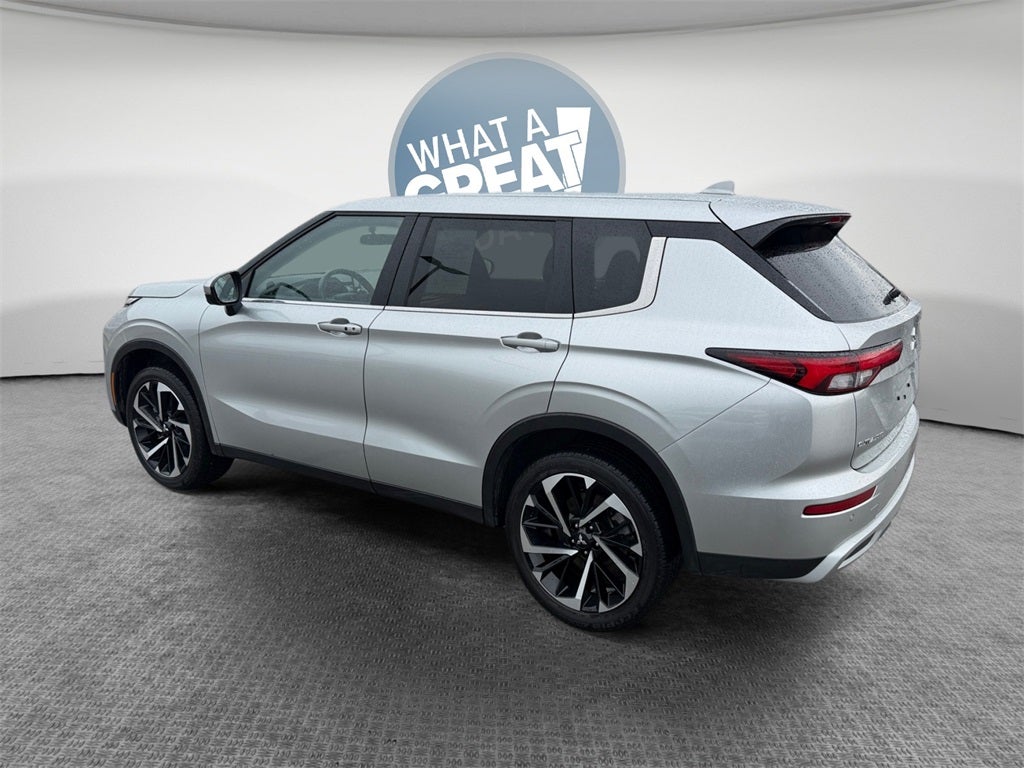 2024 Mitsubishi Outlander SE