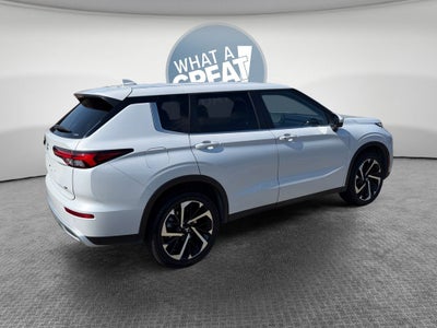 2024 Mitsubishi Outlander SE