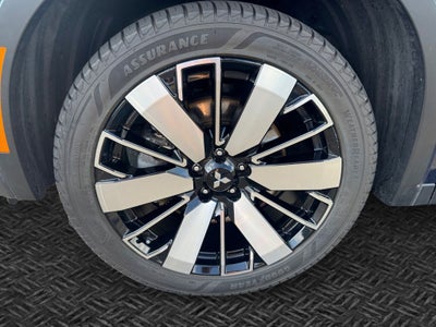 2025 Mitsubishi Outlander Base
