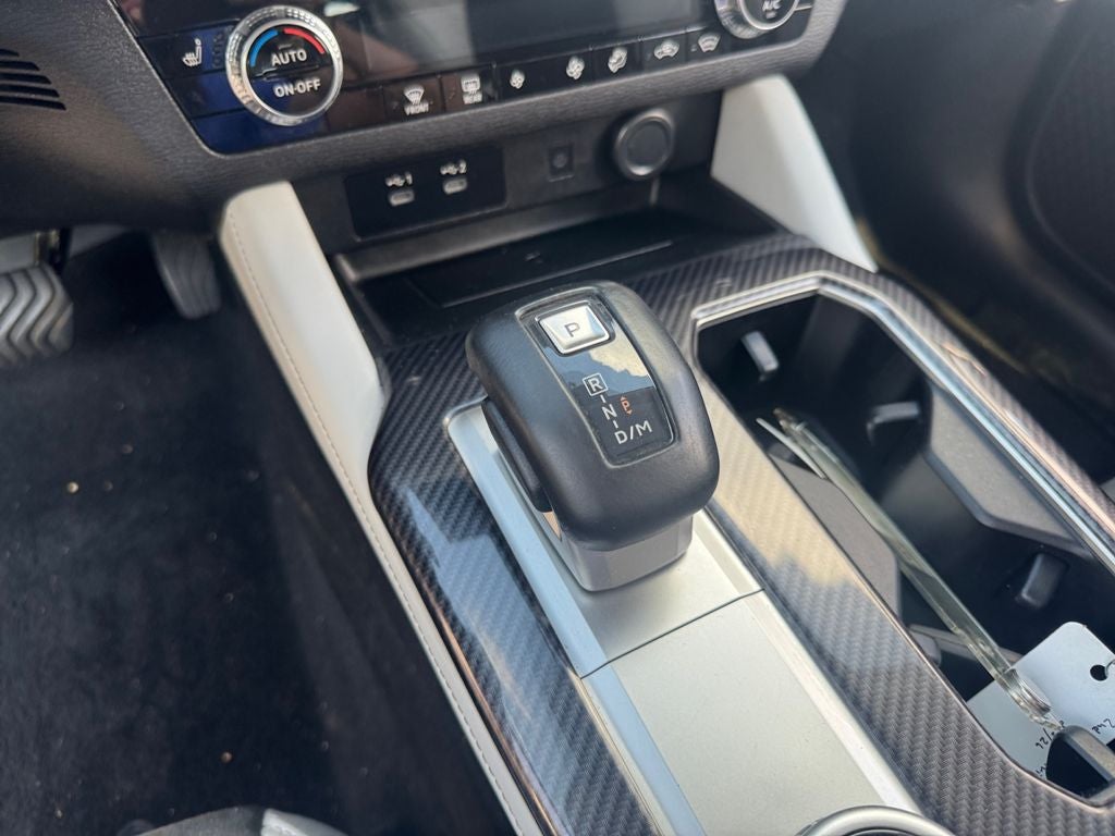 2025 Mitsubishi Outlander Base