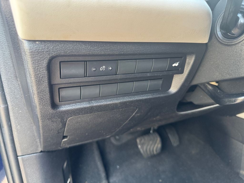 2025 Mitsubishi Outlander Base