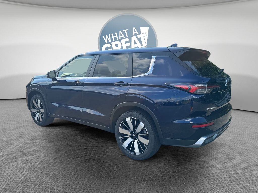 2025 Mitsubishi Outlander Base