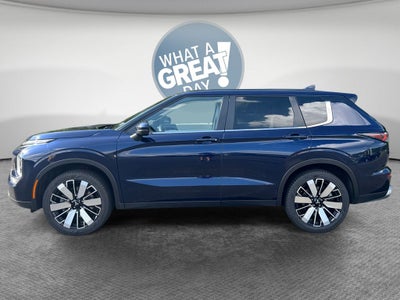 2025 Mitsubishi Outlander Base
