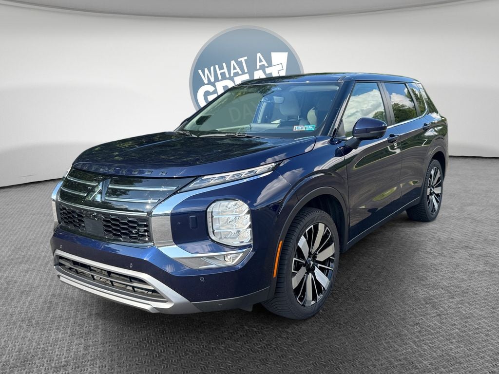 2025 Mitsubishi Outlander Base