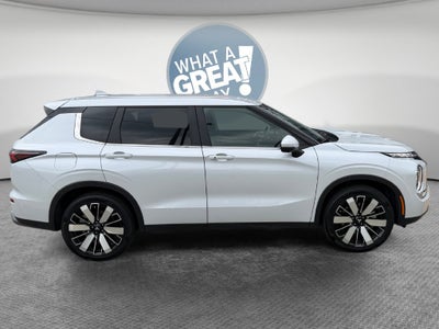 2025 Mitsubishi Outlander SE