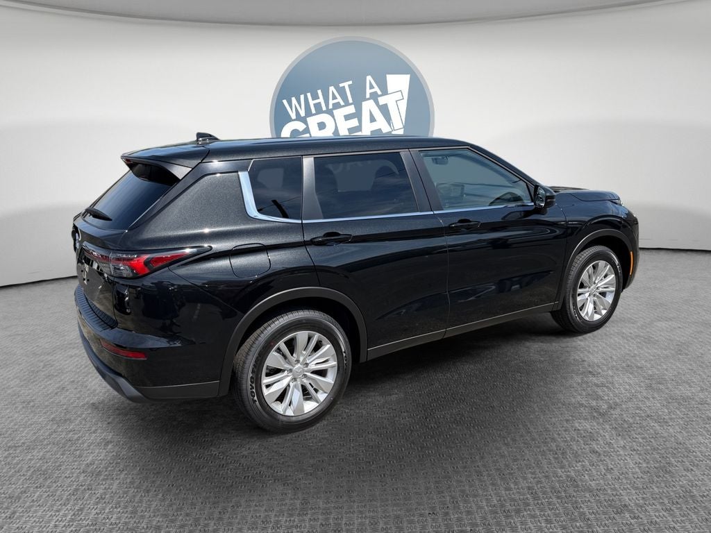2026 Mitsubishi Outlander Base