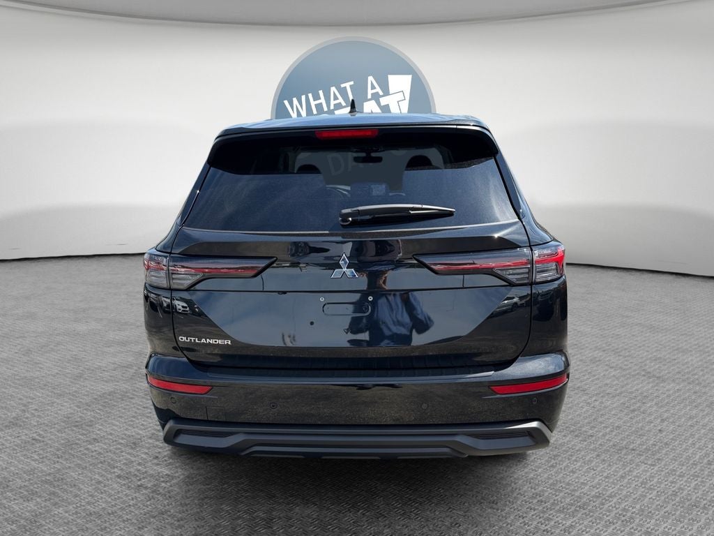 2026 Mitsubishi Outlander Base