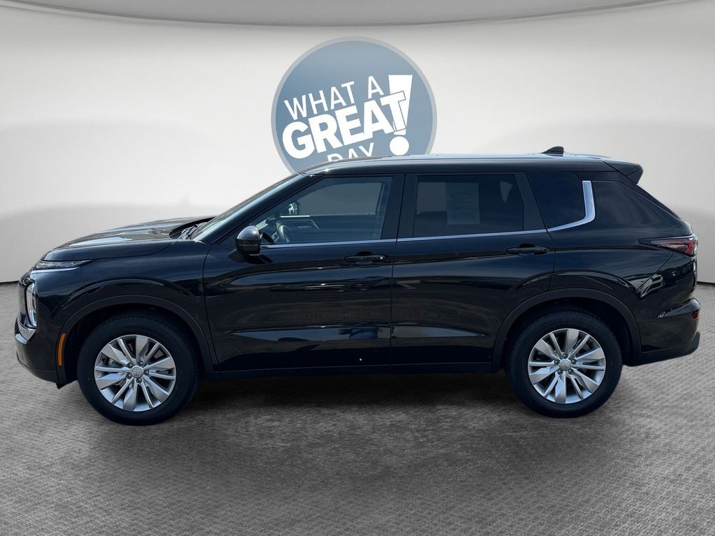 2026 Mitsubishi Outlander Base