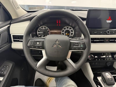 2026 Mitsubishi Outlander Base