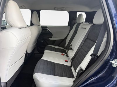 2026 Mitsubishi Outlander Base