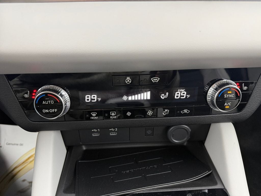 2026 Mitsubishi Outlander Base