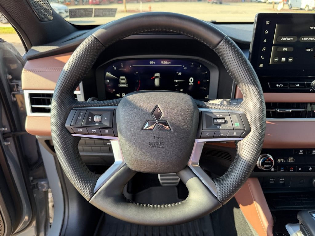 2025 Mitsubishi Outlander SEL