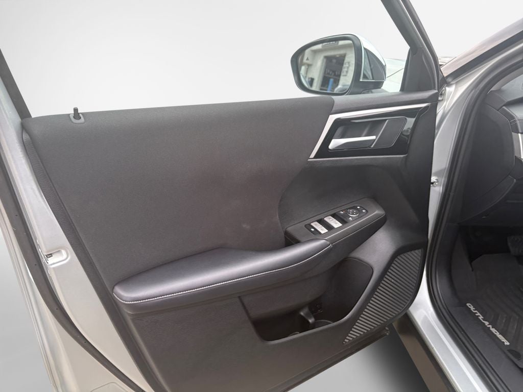 2025 Mitsubishi Outlander PHEV ES