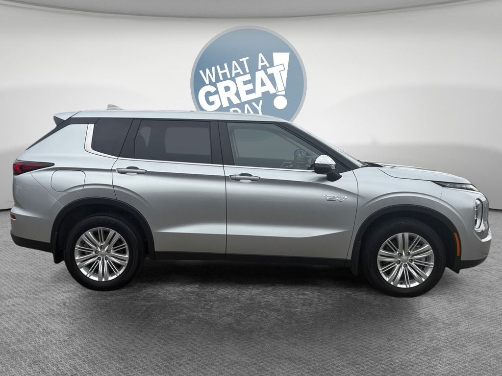 2025 Mitsubishi Outlander PHEV ES