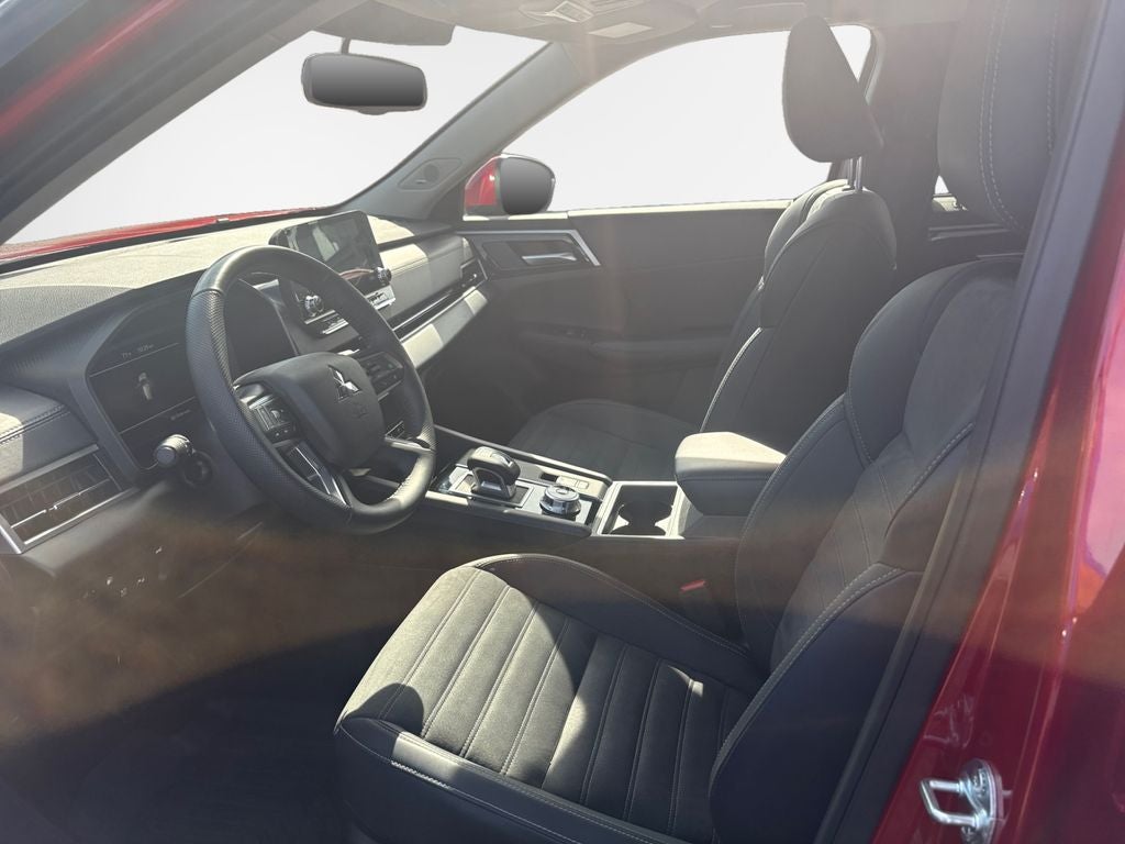 2025 Mitsubishi Outlander PHEV SE