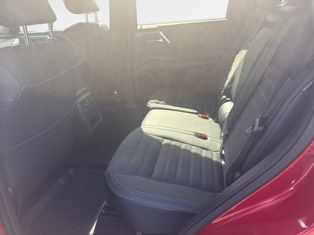 2025 Mitsubishi Outlander PHEV SE