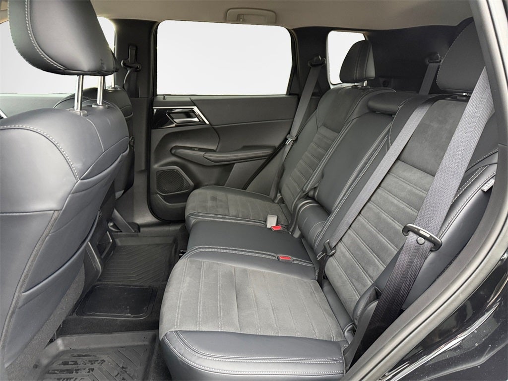 2025 Mitsubishi Outlander PHEV SE